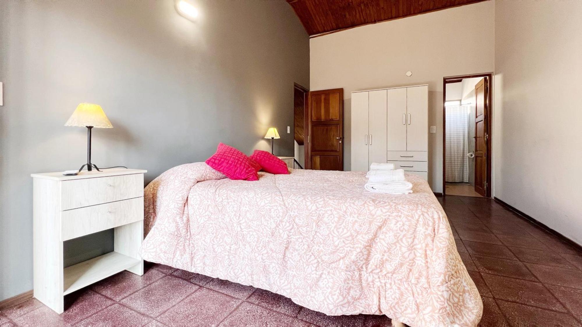 Duplex Mendoza Con Chochera Techada Luaran gambar