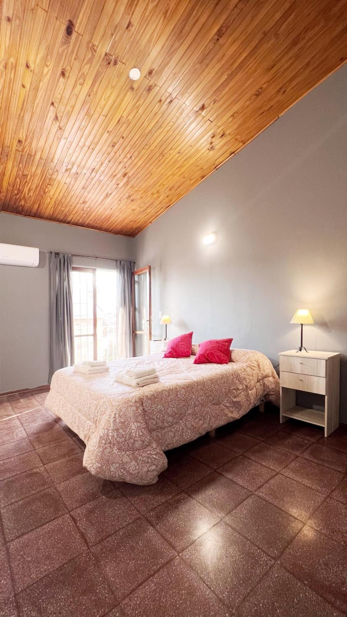 Duplex Mendoza Con Chochera Techada Luaran gambar