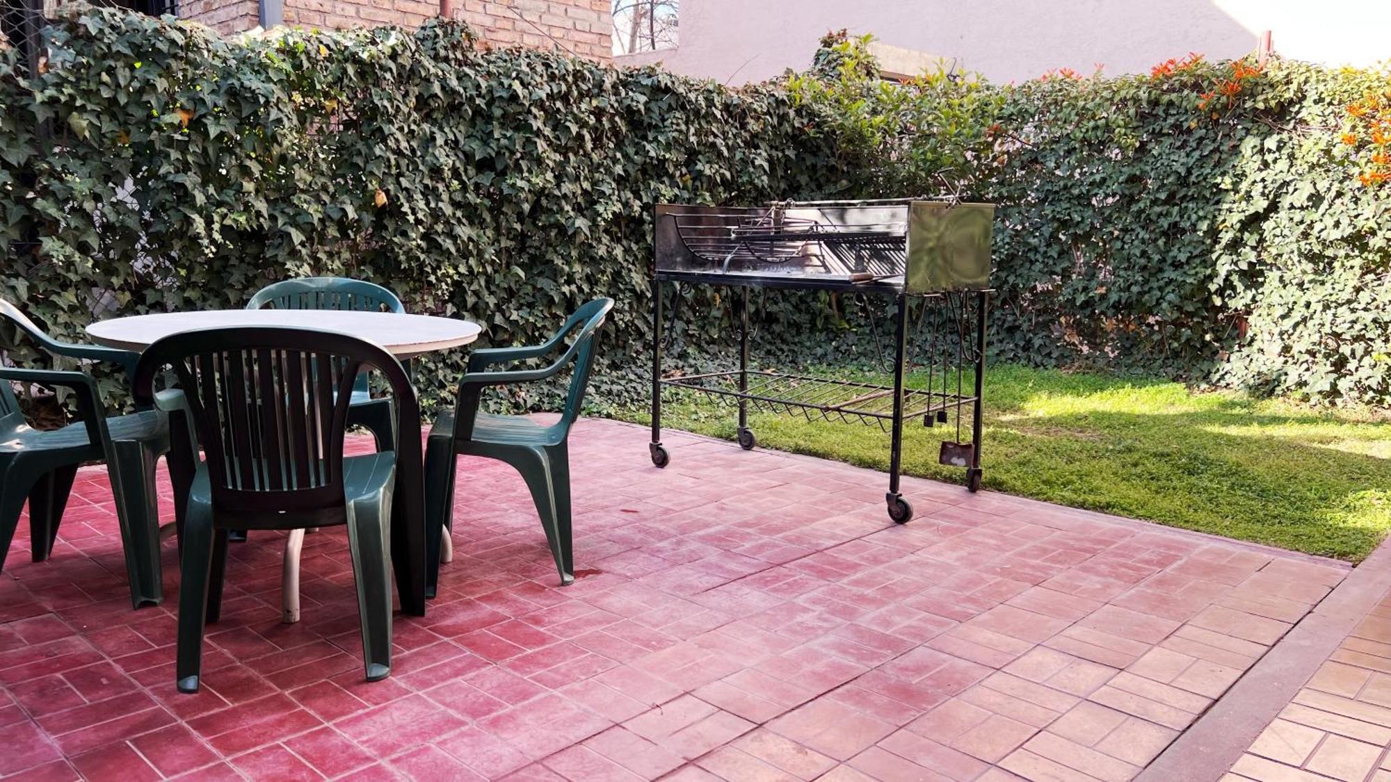 Duplex Mendoza Con Chochera Techada Luaran gambar